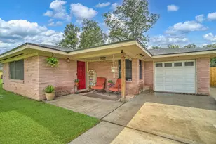 106 N Mahan St, Richwood, TX 77531 - Photo 2
