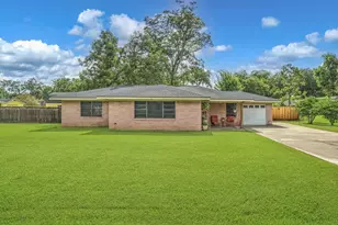 106 N Mahan St, Richwood, TX 77531 - Photo 1