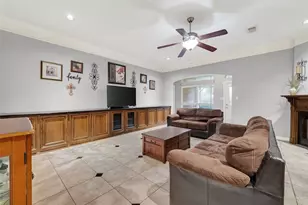 9102 S Pass Ln, Houston, TX 77064 - Photo 12