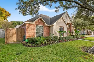 9102 S Pass Ln, Houston, TX 77064 - Photo 2