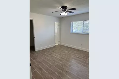 608 Circle Way, Alvin, TX 77511 - Photo 8