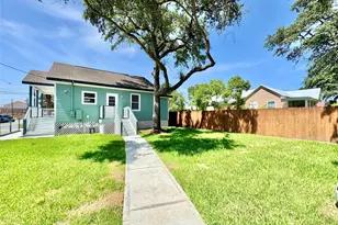 1418 30th St, Galveston, TX 77550 - Photo 22