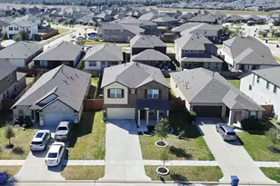 2307 Sweet Bay Dr, Dickinson, TX 77539 - Photo 2