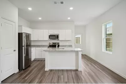 7914 Cassie Pine Drive, Houston, TX 77016 - Photo 2