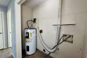 12791 Lake Conroe Hills Dr, Willis, TX 77318 - Photo 14