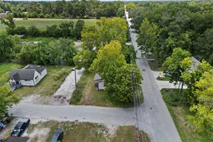 7341 Dolly Wright St, Houston, TX 77088 - Photo 10