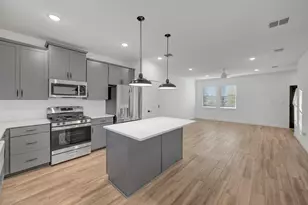 510 Samuel Rdg Dr, Dayton, TX 77535 - Photo 4