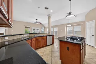 14326 Manorbier Ln, Sugar Land, TX 77498 - Photo 10