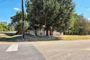 111 S Harvey House Rd, Somerville, TX 77879 - Photo 2