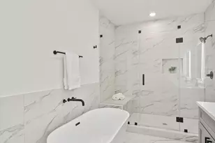 243 Rebecca St, Houston, TX 77022 - Photo 16