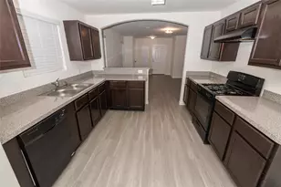 5466 Plantation Forest Dr, Katy, TX 77449 - Photo 2
