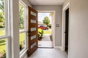 11319 Paramount Ln, Houston, TX 77067 - Photo 2