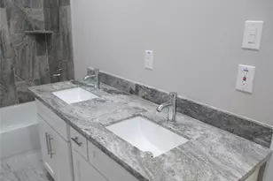 217 Miriam St, Baytown, TX 77520 - Photo 18