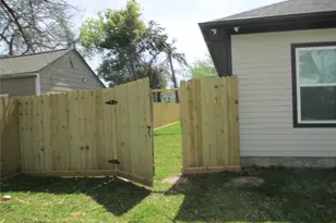 217 Miriam St, Baytown, TX 77520 - Photo 38