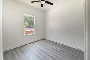 8614 Peachtree St, Houston, TX 77016 - Photo 2