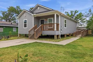 2495 Wilson St, Beaumont, TX 77703 - Photo 2