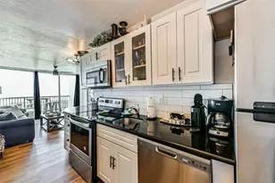 415 E Beach Dr, Galveston, TX 77550 - Photo 16