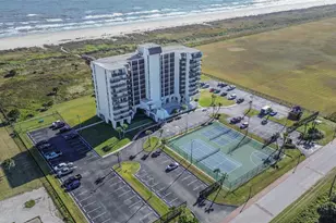 415 E Beach Dr, Galveston, TX 77550 - Photo 2