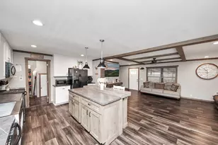 131 Kiowa Ct, Rosharon, TX 77583 - Photo 6