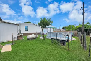 131 Kiowa Ct, Rosharon, TX 77583 - Photo 34