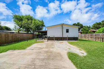 131 Kiowa Court, Rosharon, TX 77583 - Photo 2