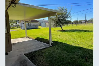 110 S Oleander Street, Lake Jackson, TX 77566 - Photo 4