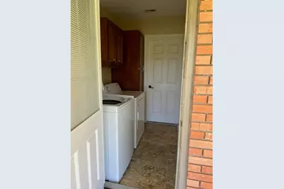 110 S Oleander Street, Lake Jackson, TX 77566 - Photo 20