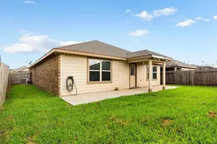 8307 Oakleaf Meadow Ct, Rosharon, TX 77583 - Photo 10