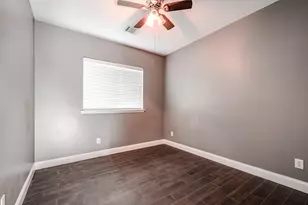8515 Holly Spring Ln, Baytown, TX 77523 - Photo 20