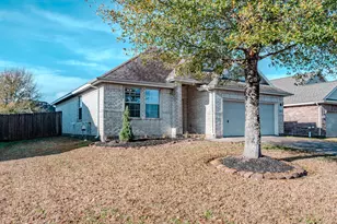 8515 Holly Spring Ln, Baytown, TX 77523 - Photo 2
