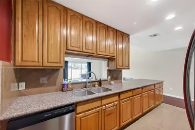 5846 Duxbury Street, Houston, TX 77035 - Photo 10