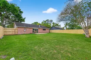 5846 Duxbury St, Houston, TX 77035 - Photo 2