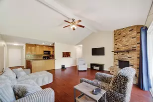 5846 Duxbury St, Houston, TX 77035 - Photo 4