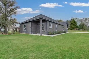 211 19th St, Hempstead, TX 77445 - Photo 4