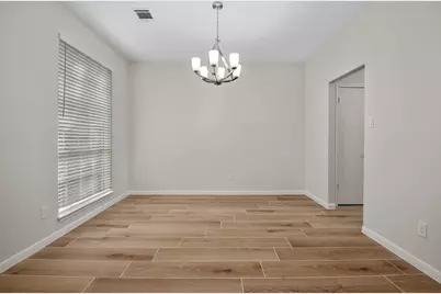 13 E Willowwood Court, The Woodlands, TX 77381 - Photo 6