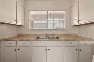 4307 Holloway Dr, Houston, TX 77047 - Photo 14