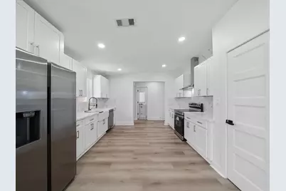 4311 Brookfield Drive, Houston, TX 77045 - Photo 10