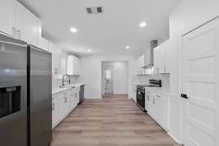 4311 Brookfield Dr, Houston, TX 77045 - Photo 10
