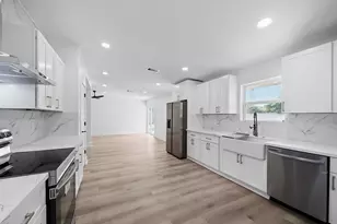 4311 Brookfield Dr, Houston, TX 77045 - Photo 12