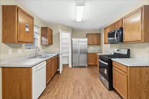 9326 Wolcott Park Ln, Houston, TX 77075 - Photo 2