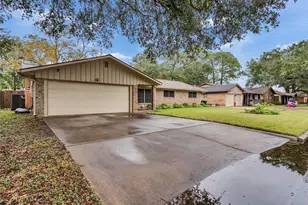 2825 Encino Ave, Bay City, TX 77414 - Photo 4