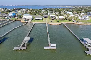 1313 8th St, Dickinson, TX 77539 - Photo 32