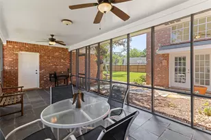 51 Oak Hollow Cir, Lake Jackson, TX 77566 - Photo 6