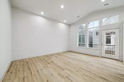5221 Hillman Street #B, Houston, TX 77023 - Photo 6