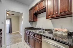 9707 Richmond Ave, Houston, TX 77042 - Photo 16