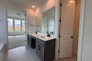 7911 Jade Crst Dr, Angleton, TX 77515 - Photo 10