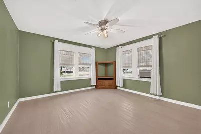 1403 N Avenue F, Freeport, TX 77541 - Photo 12