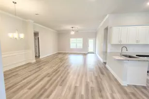 601 Greystone Ln, Angleton, TX 77515 - Photo 6