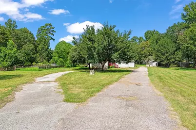 714 Shawnee, Conroe, TX 77316 - Photo 8