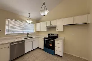 10119 Leawood Blvd, Houston, TX 77099 - Photo 6